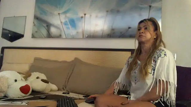 Mirianzapata 1 online show from 17, 4, 2026