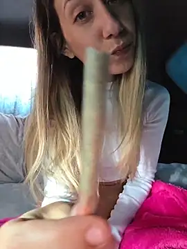 PetiteSecrets online show from 22, 11, 2025