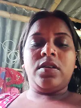 Snapshot of Hot-Show2 chatting on 4, 10, 2025 Hot-Show2 online show from 4, 10, 2025