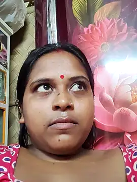 Snapshot of Hot-Show2 chatting on 8, 10, 2025 Hot-Show2 online show from 8, 10, 2025