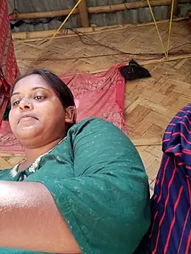 Snapshot of Hot-Show2 chatting on 28, 10, 2025 Hot-Show2 online show from 28, 10, 2025