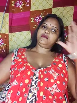 Snapshot of Hot-Show2 chatting on 5, 11, 2025 Hot-Show2 online show from 5, 11, 2025