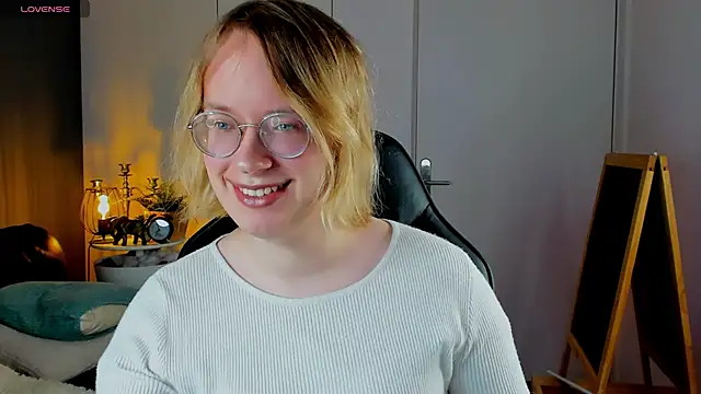 Amanda Butlerr online show from 19, 11, 2025