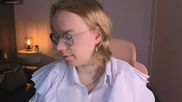 Amanda Butlerr online show from 4, 6, 2026