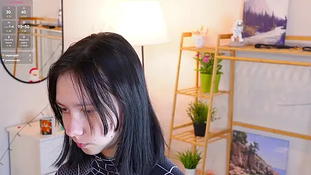 Snapshot of SuzanneHowse chatting on 14, 1, 2026 SuzanneHowse online show from 14, 1, 2026