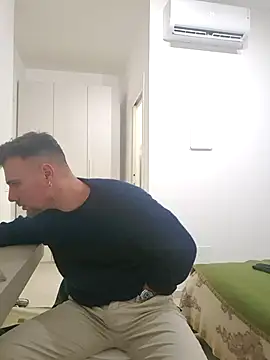 Snapshot of mrlyuis chatting on 5, 12, 2025 mrlyuis online show from 5, 12, 2025