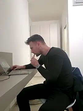 Snapshot of mrlyuis chatting on 18, 12, 2025 mrlyuis online show from 18, 12, 2025