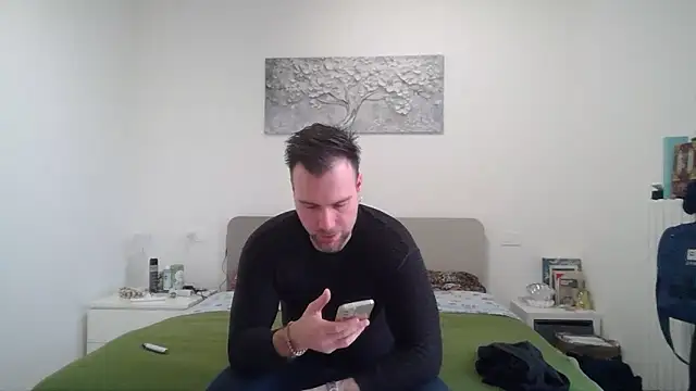 Snapshot of mrlyuis chatting on 6, 2, 2026 mrlyuis online show from 6, 2, 2026