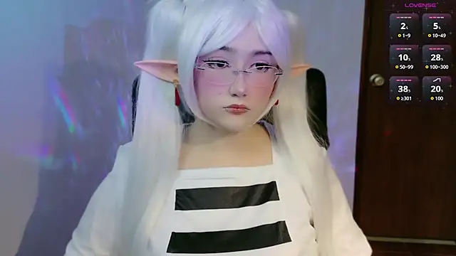 Snapshot of Livelle69 chatting on 8, 11, 2025 Livelle69 online show from 8, 11, 2025