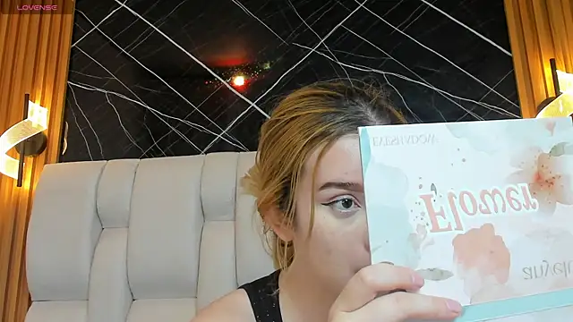 kristal joi dl online show from 5, 11, 2025