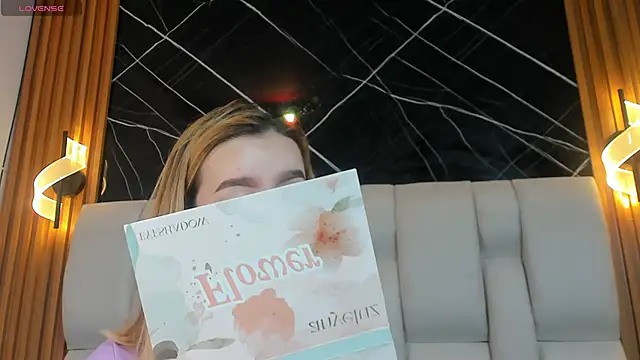 kristal joi dl online show from 6, 11, 2025