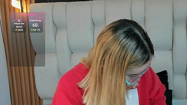 kristal joi dl online show from 3, 12, 2025