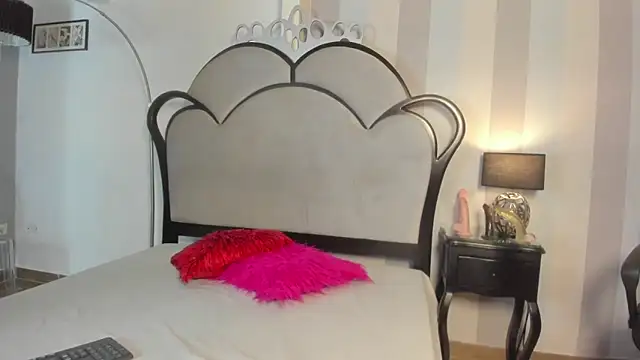 Snapshot of MiaAmore_ chatting on 9, 4, 2026 MiaAmore online show from 9, 4, 2026