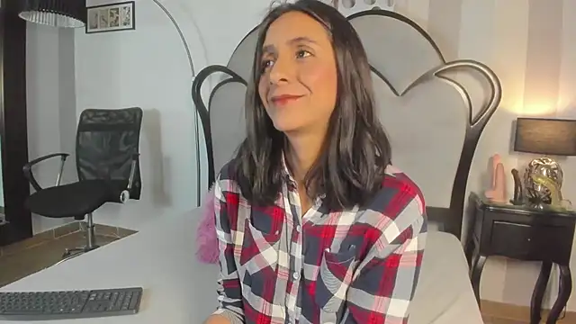 Snapshot of MiaAmore_ chatting on 10, 4, 2026 MiaAmore online show from 10, 4, 2026