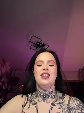 Snapshot of Mariiiiiway chatting on 8, 5, 2026 Mariiiiiway online show from 8, 5, 2026