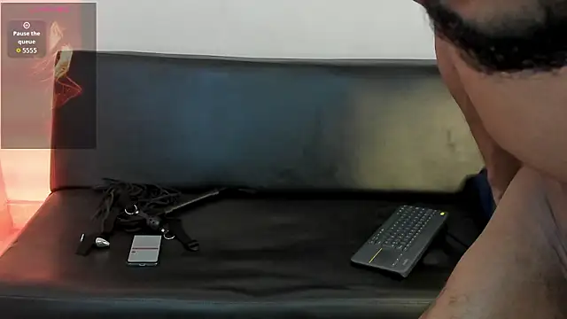 Snapshot of zarek_lux chatting on 8, 3, 2026 zarek lux online show from 8, 3, 2026