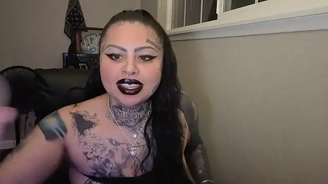 chicanachic13 online show from 18, 4, 2026