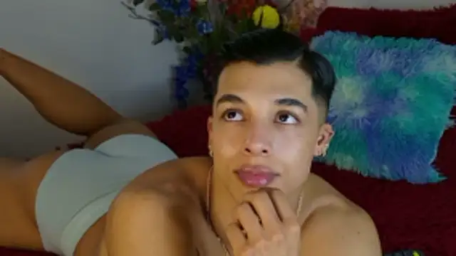 Snapshot of Troye_Williams chatting on 15, 3, 2026 Troye Williams online show from 15, 3, 2026