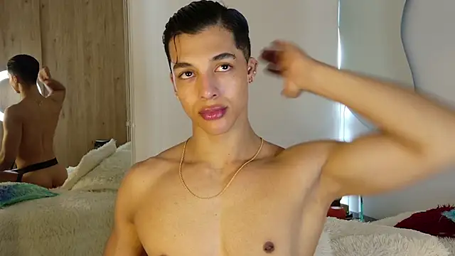 Snapshot of Troye_Williams chatting on 10, 4, 2026 Troye Williams online show from 10, 4, 2026