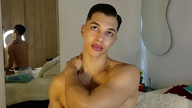 Snapshot of Troye_Williams chatting on 11, 4, 2026 Troye Williams online show from 11, 4, 2026