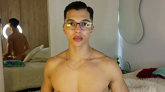 Snapshot of Troye_Williams chatting on 13, 4, 2026 Troye Williams online show from 13, 4, 2026