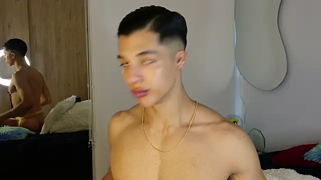 Snapshot of Troye_Williams chatting on 21, 4, 2026 Troye Williams online show from 21, 4, 2026