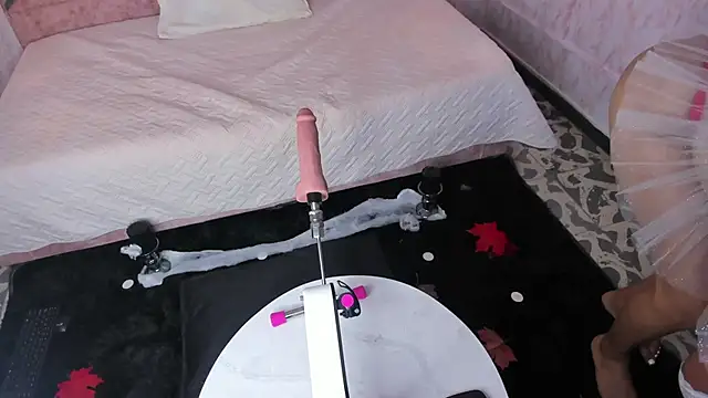 HOT EMIILY  online show from 25, 10, 2025