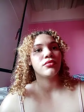 Snapshot of SirenRouge_69 chatting on 15, 9, 2025 SirenRouge 69 online show from 15, 9, 2025