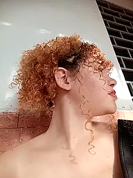 Snapshot of SirenRouge_69 chatting on 16, 9, 2025 SirenRouge 69 online show from 16, 9, 2025