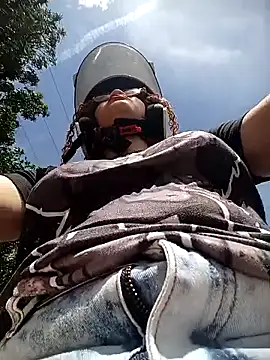 Snapshot of SirenRouge_69 chatting on 26, 9, 2025 SirenRouge 69 online show from 26, 9, 2025