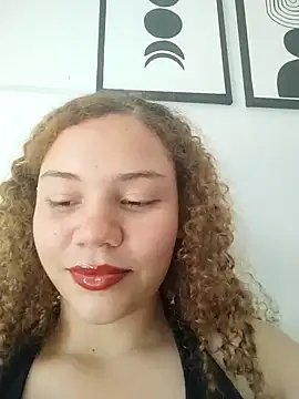 Snapshot of SirenRouge_69 chatting on 24, 11, 2025 SirenRouge 69 online show from 24, 11, 2025