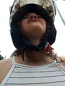 Snapshot of SirenRouge_69 chatting on 5, 12, 2025 SirenRouge 69 online show from 5, 12, 2025