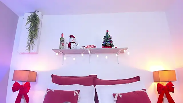 LuciaBenett  online show from 2, 12, 2025