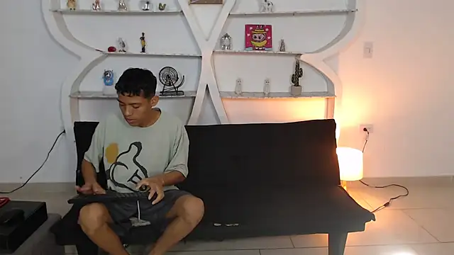 BEAUTY BOYS1 online show from 28, 11, 2025