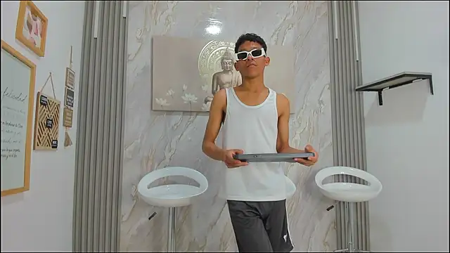 BEAUTY BOYS1 online show from 15, 1, 2026