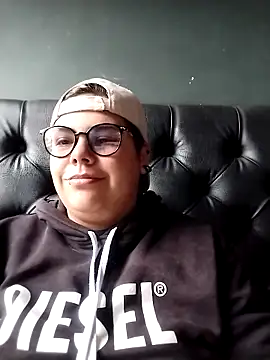 Snapshot of Hailey_Curvy chatting on 13, 10, 2025 Hailey Curvy online show from 13, 10, 2025