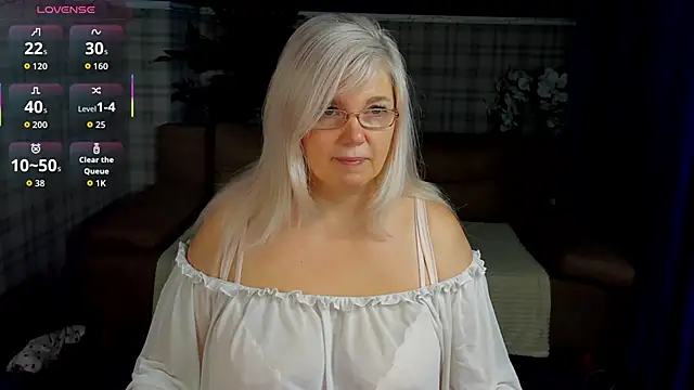 Snapshot of Hella_Fabel chatting on 6, 3, 2026 Hella Fabel online show from 6, 3, 2026