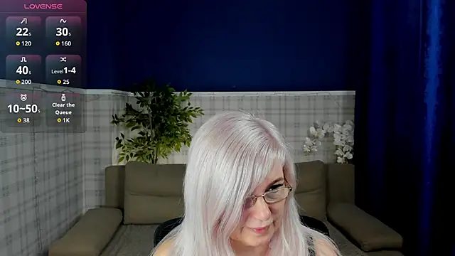 Snapshot of Hella_Fabel chatting on 9, 5, 2026 Hella Fabel online show from 9, 5, 2026