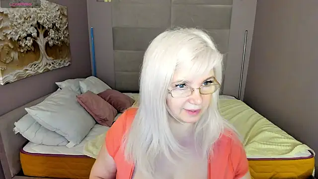 Snapshot of Hella_Fabel chatting on 25, 5, 2026 Hella Fabel online show from 25, 5, 2026