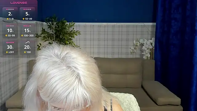 Snapshot of Hella_Fabel chatting on 27, 5, 2026 Hella Fabel online show from 27, 5, 2026