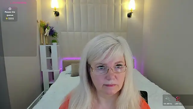 Snapshot of Hella_Fabel chatting on 11, 6, 2026 Hella Fabel online show from 11, 6, 2026