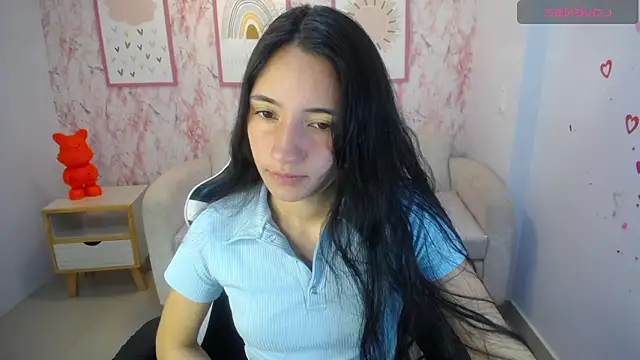 Snapshot of Kylie_ch1 chatting on 4, 10, 2025 Kylie ch1 online show from 4, 10, 2025