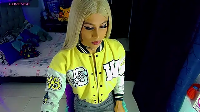 Snapshot of Anne_Zulb chatting on 14, 11, 2025 Anne Zulb online show from 14, 11, 2025