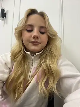 Sky Cutie online show from 29, 11, 2025