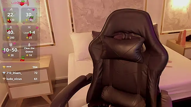 doll eyees  online show from 28, 10, 2025