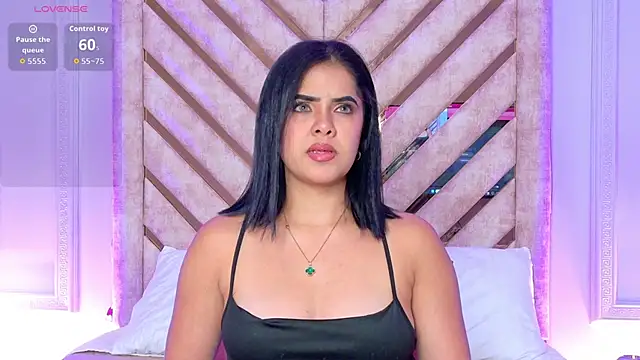 Snapshot of Martina-Roberts- chatting on 21, 4, 2026 Martina-Roberts- online show from 21, 4, 2026