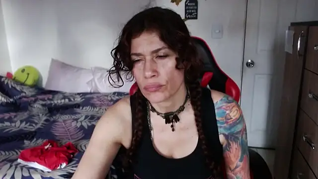 Snapshot of fenix_colette chatting on 10, 9, 2025 fenix colette online show from 10, 9, 2025