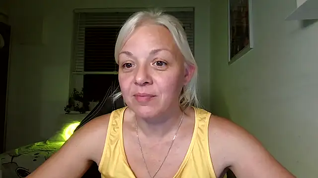 Linsy Kim online show from 17, 9, 2025