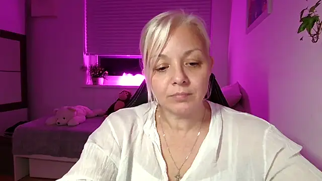 Linsy Kim online show from 14, 11, 2025