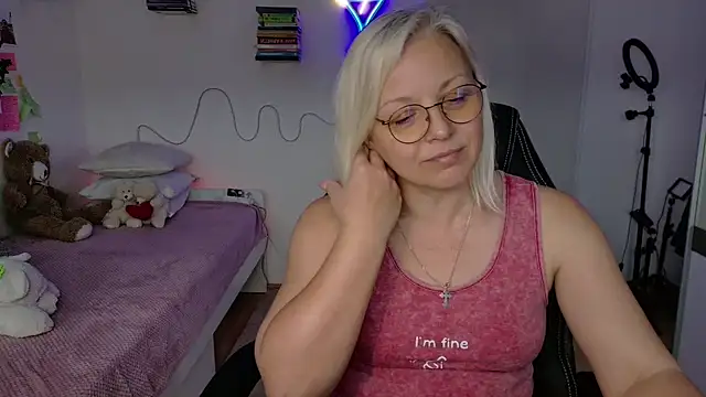 Linsy Kim online show from 10, 4, 2026